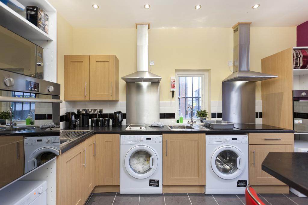 Victoria Centre Apartments In The Victoria Centre Shopping Centre - Nottingham City Centre - 24 Hour Access - Most Central Location, Kitchen - Sunday Check-Out 1Pm - Opposite Hilton By Restaurants & Shops - Outdoor Parking Cars Or Vans Five Pounds A Quarto foto