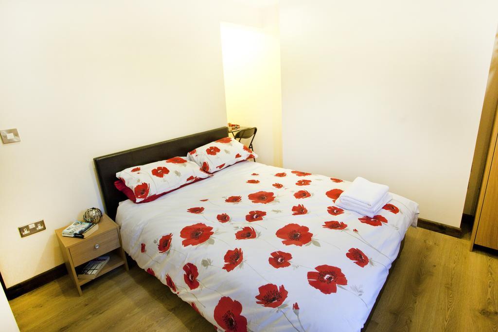 Victoria Centre Apartments In The Victoria Centre Shopping Centre - Nottingham City Centre - 24 Hour Access - Most Central Location, Kitchen - Sunday Check-Out 1Pm - Opposite Hilton By Restaurants & Shops - Outdoor Parking Cars Or Vans Five Pounds A Quarto foto