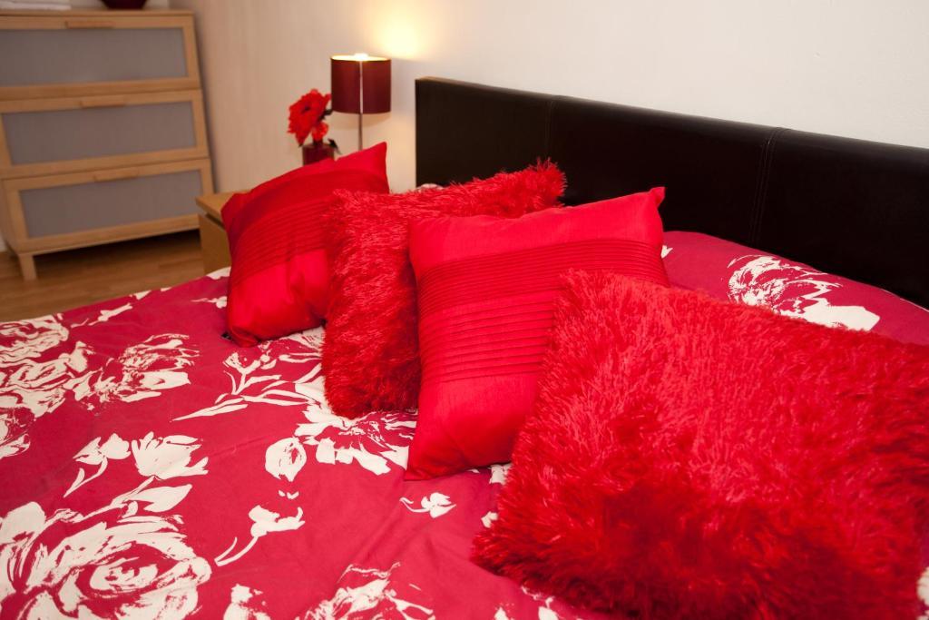 Victoria Centre Apartments In The Victoria Centre Shopping Centre - Nottingham City Centre - 24 Hour Access - Most Central Location, Kitchen - Sunday Check-Out 1Pm - Opposite Hilton By Restaurants & Shops - Outdoor Parking Cars Or Vans Five Pounds A Quarto foto