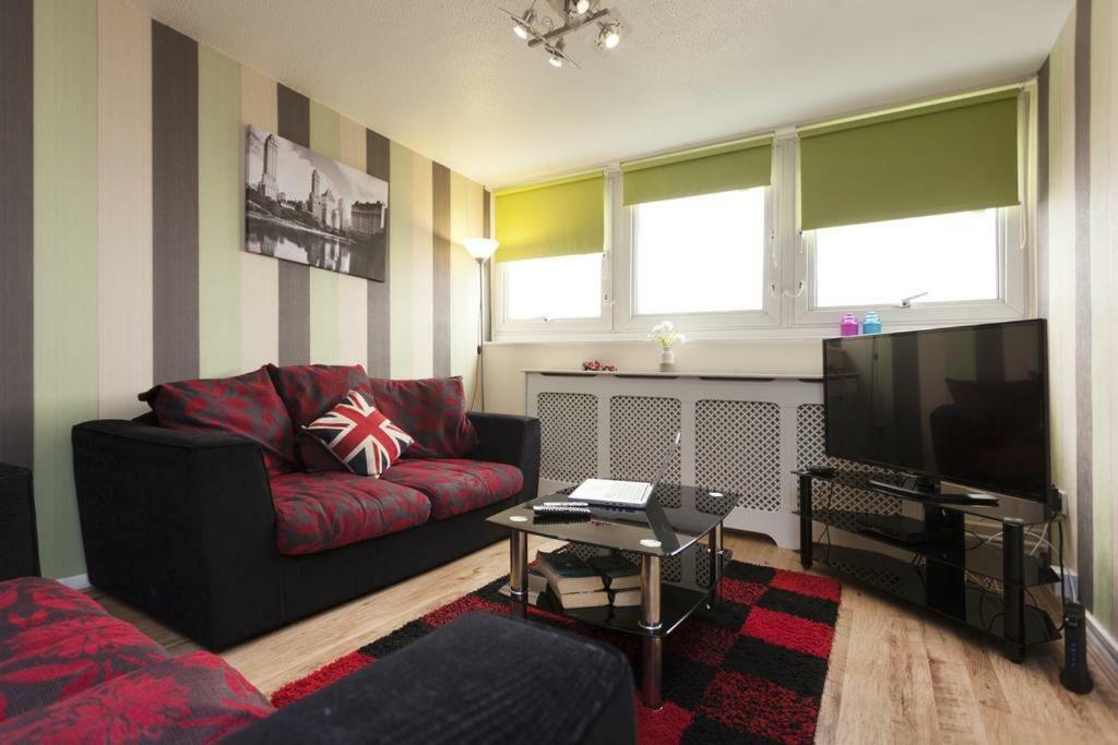 Victoria Centre Apartments In The Victoria Centre Shopping Centre - Nottingham City Centre - 24 Hour Access - Most Central Location, Kitchen - Sunday Check-Out 1Pm - Opposite Hilton By Restaurants & Shops - Outdoor Parking Cars Or Vans Five Pounds A Exterior foto